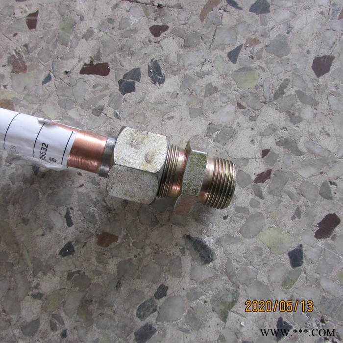 **徐工XP263壓路機(jī)配件800936868-RT.13-03CU空壓機(jī)接管